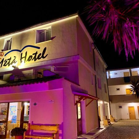 Meta Hotel ซานตา เตเรซา กัลลูรา ภายนอก รูปภาพ